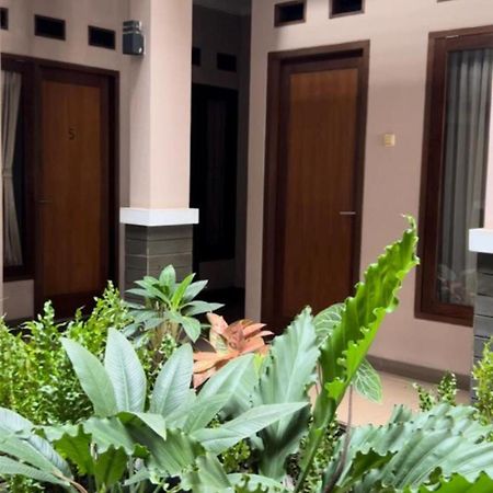 Hens Guesthouse Syariah Gadobangkong Bagian luar foto