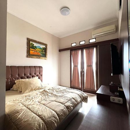Hens Guesthouse Syariah Gadobangkong Bagian luar foto