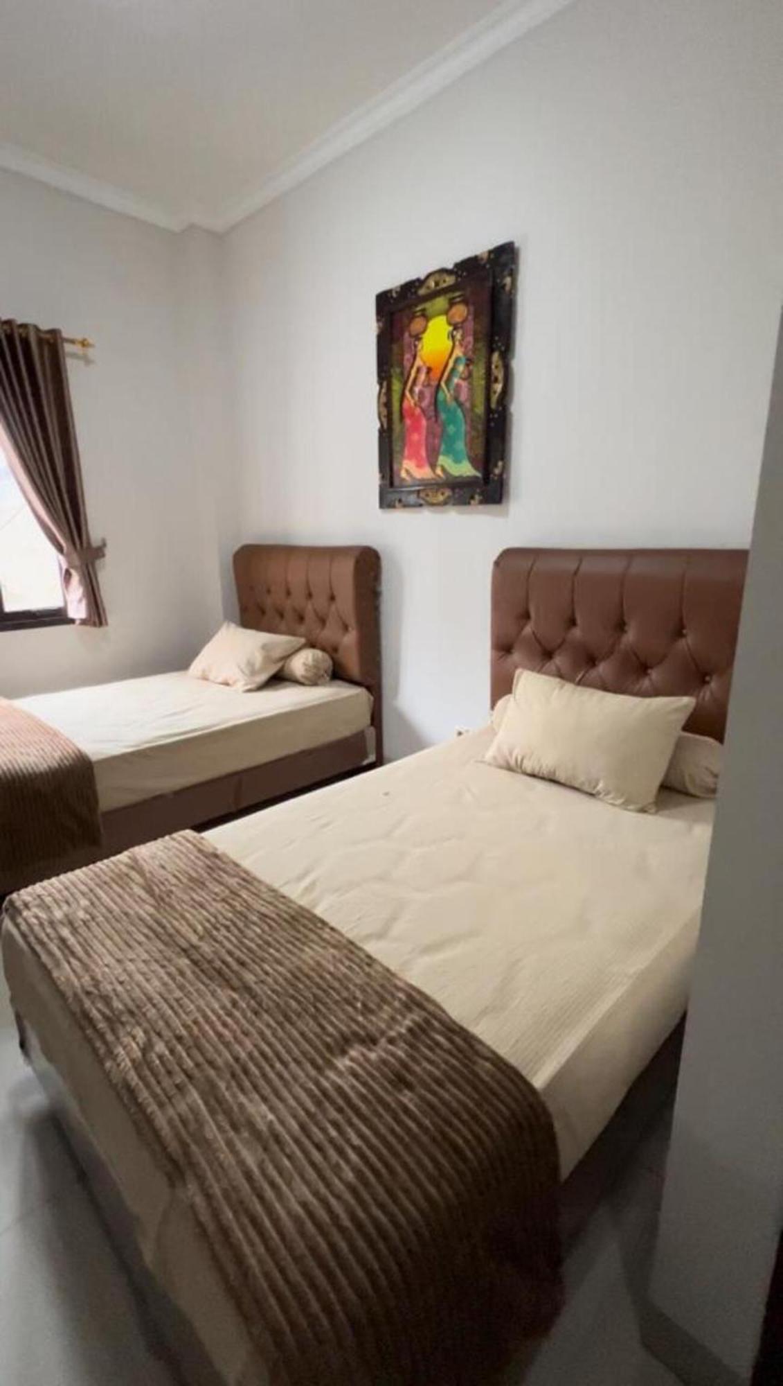 Hens Guesthouse Syariah Gadobangkong Bagian luar foto